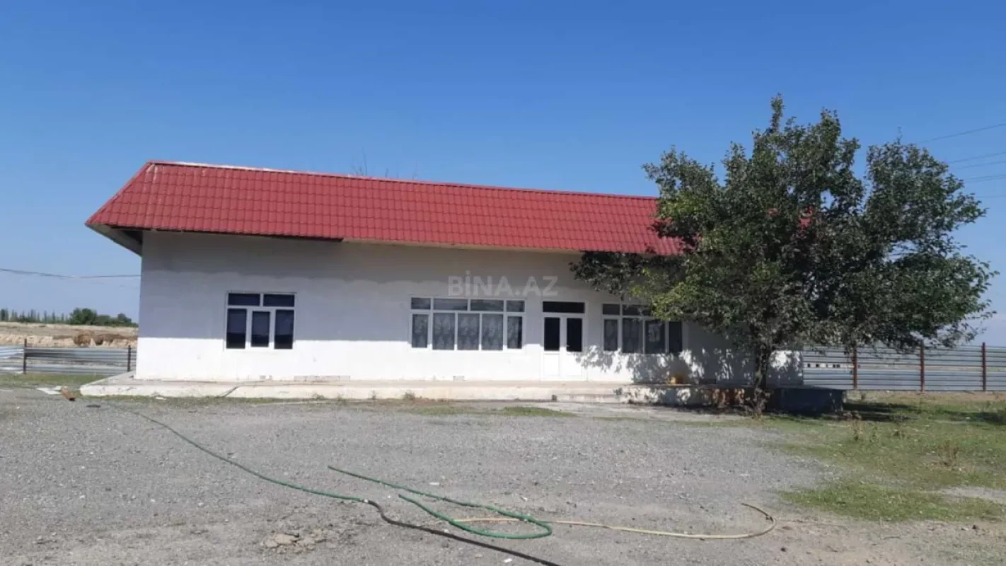 Satılır obyekt 1100 m²