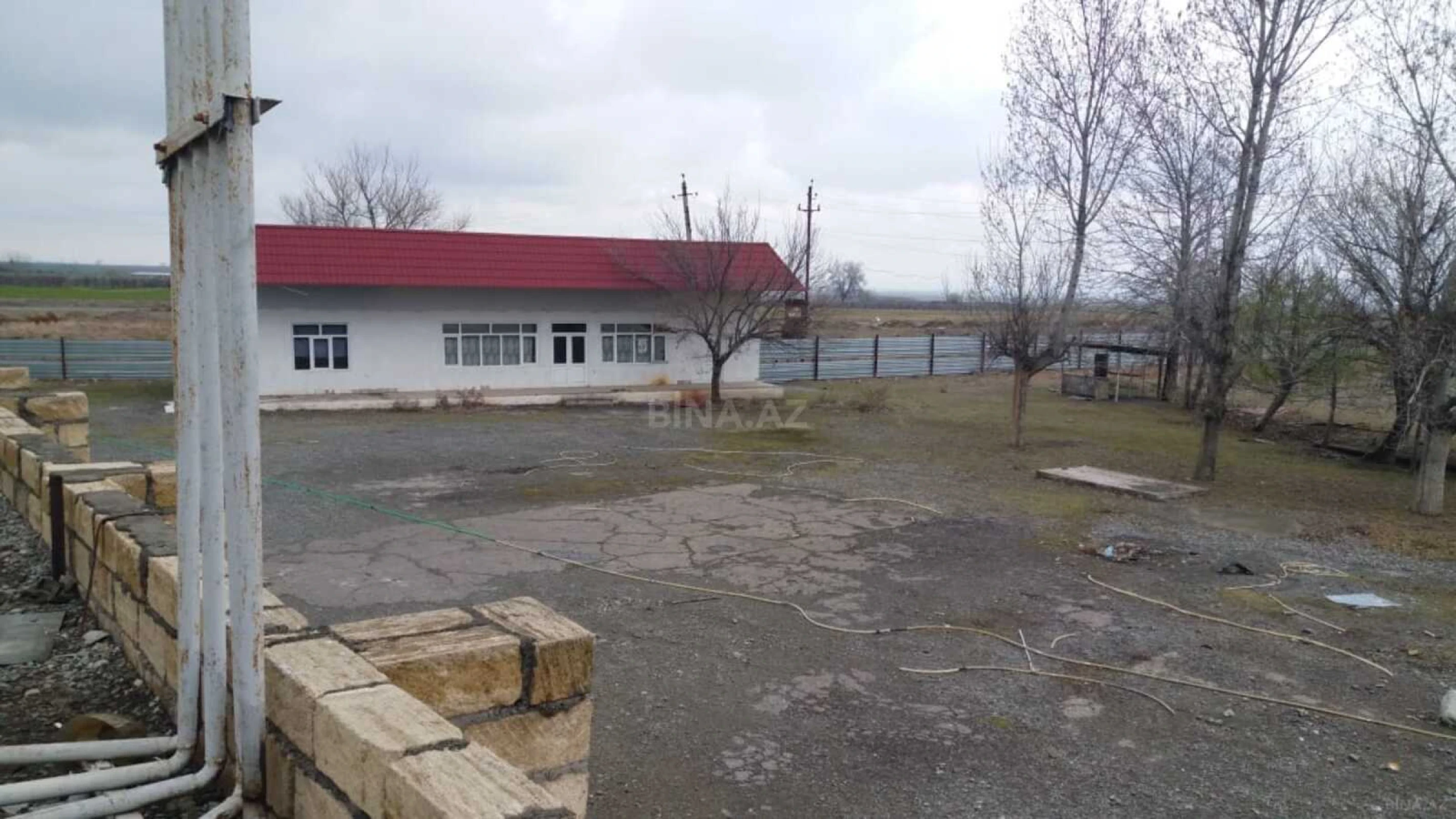 Satılır obyekt 1100 m²