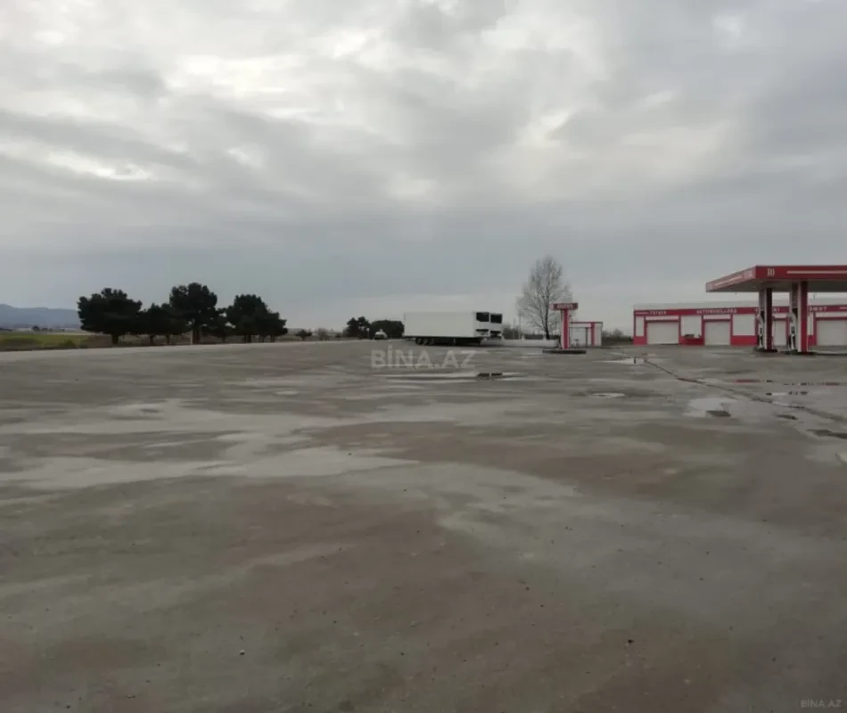 Satılır obyekt 1100 m²