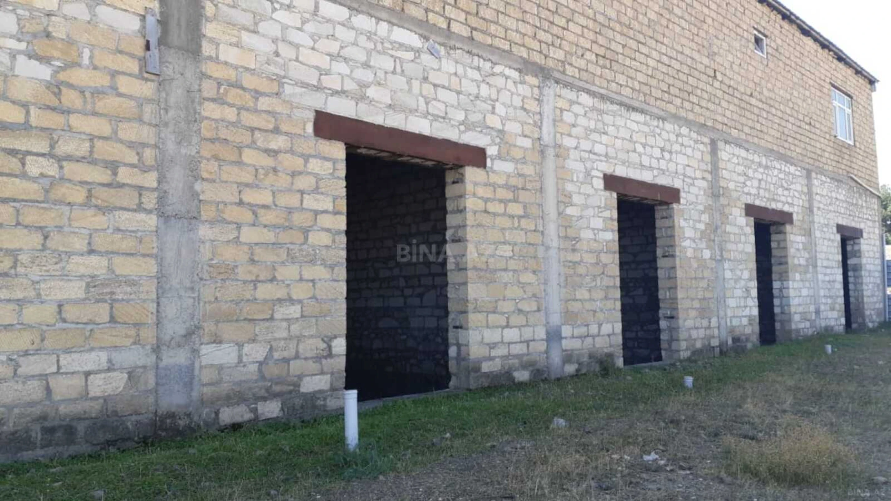 Satılır obyekt 1100 m²