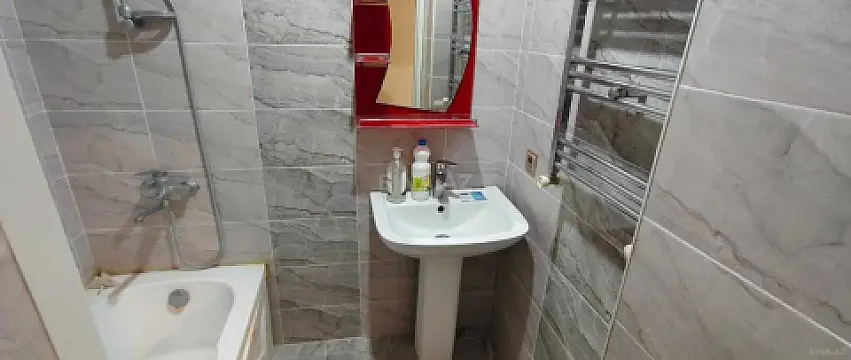 Kirayə verilir 2 otaqlı mənzil 65 m²