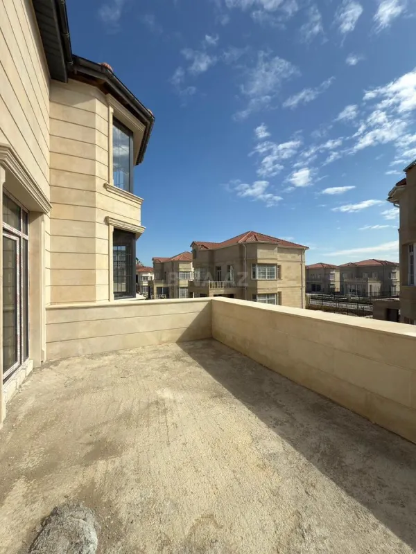 Satılır 9 otaqlı həyət evi 460 m²