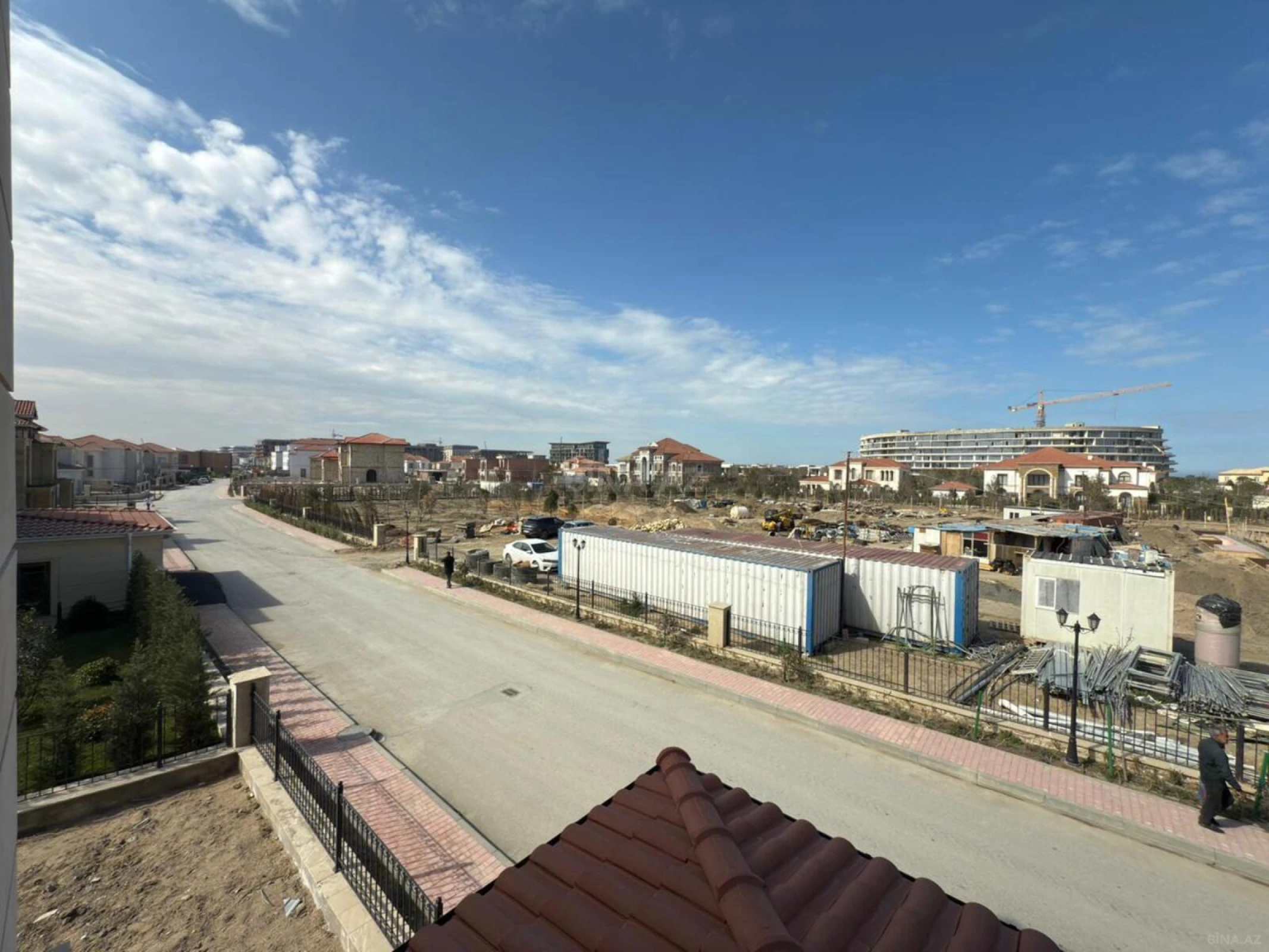 Satılır 9 otaqlı həyət evi 460 m²