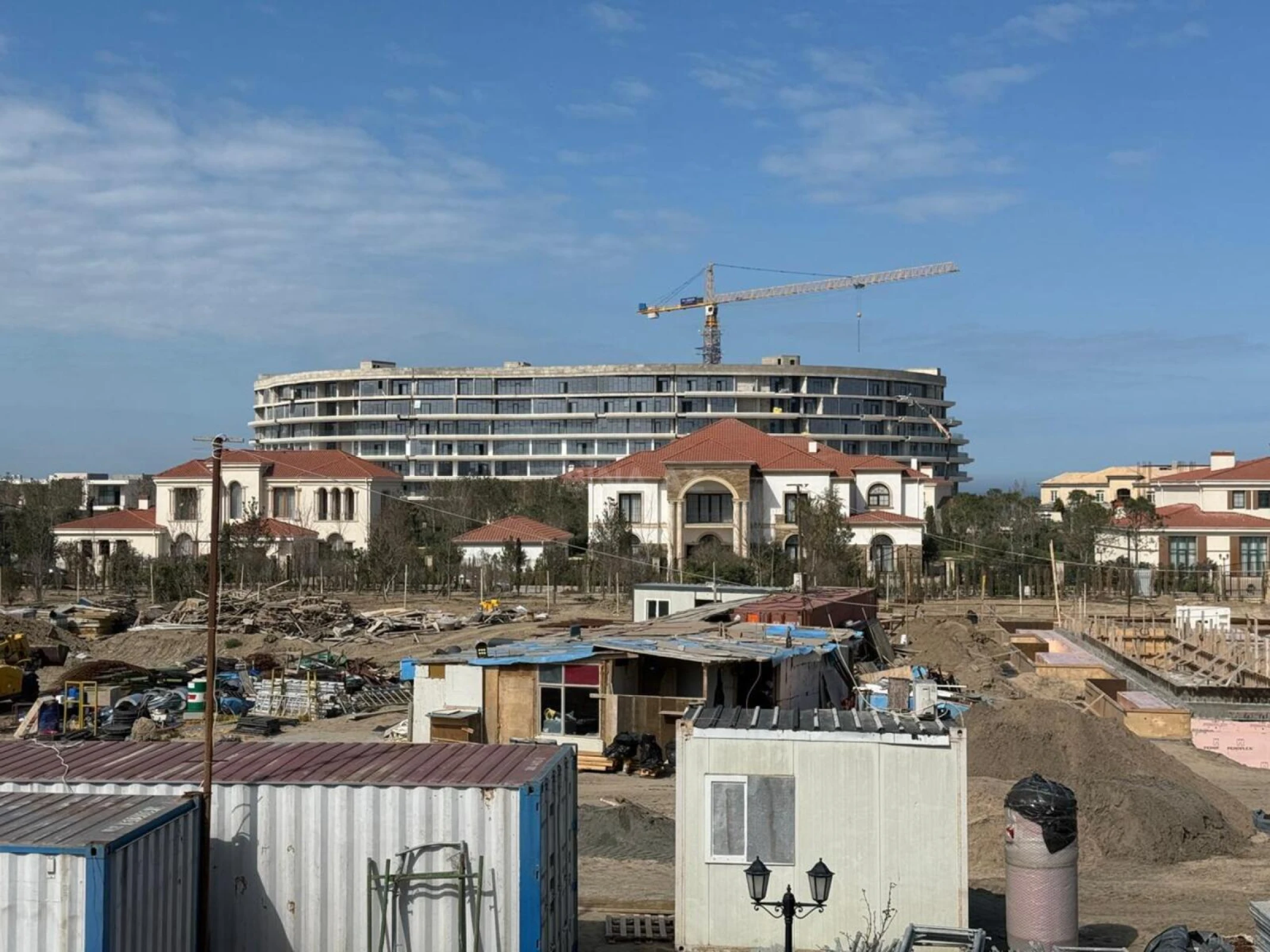 Satılır 9 otaqlı həyət evi 460 m²