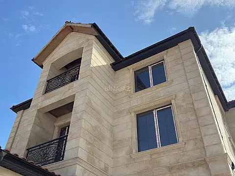 Satılır 9 otaqlı həyət evi 460 m²