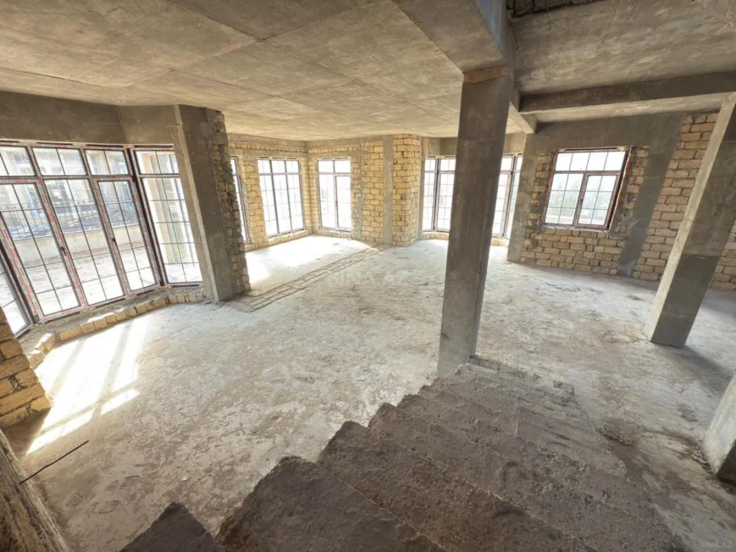 Satılır 9 otaqlı həyət evi 460 m²