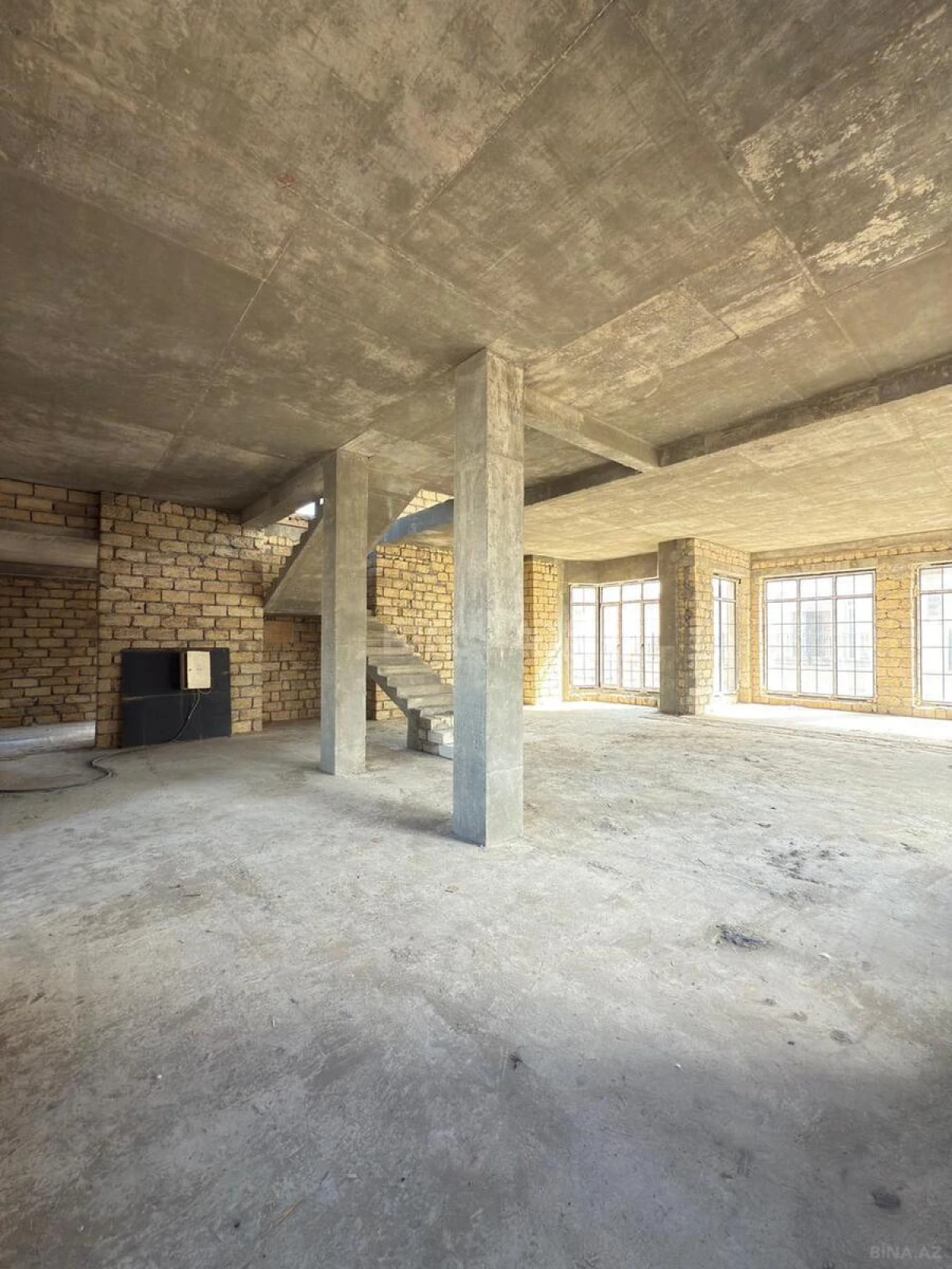 Satılır 9 otaqlı həyət evi 460 m²