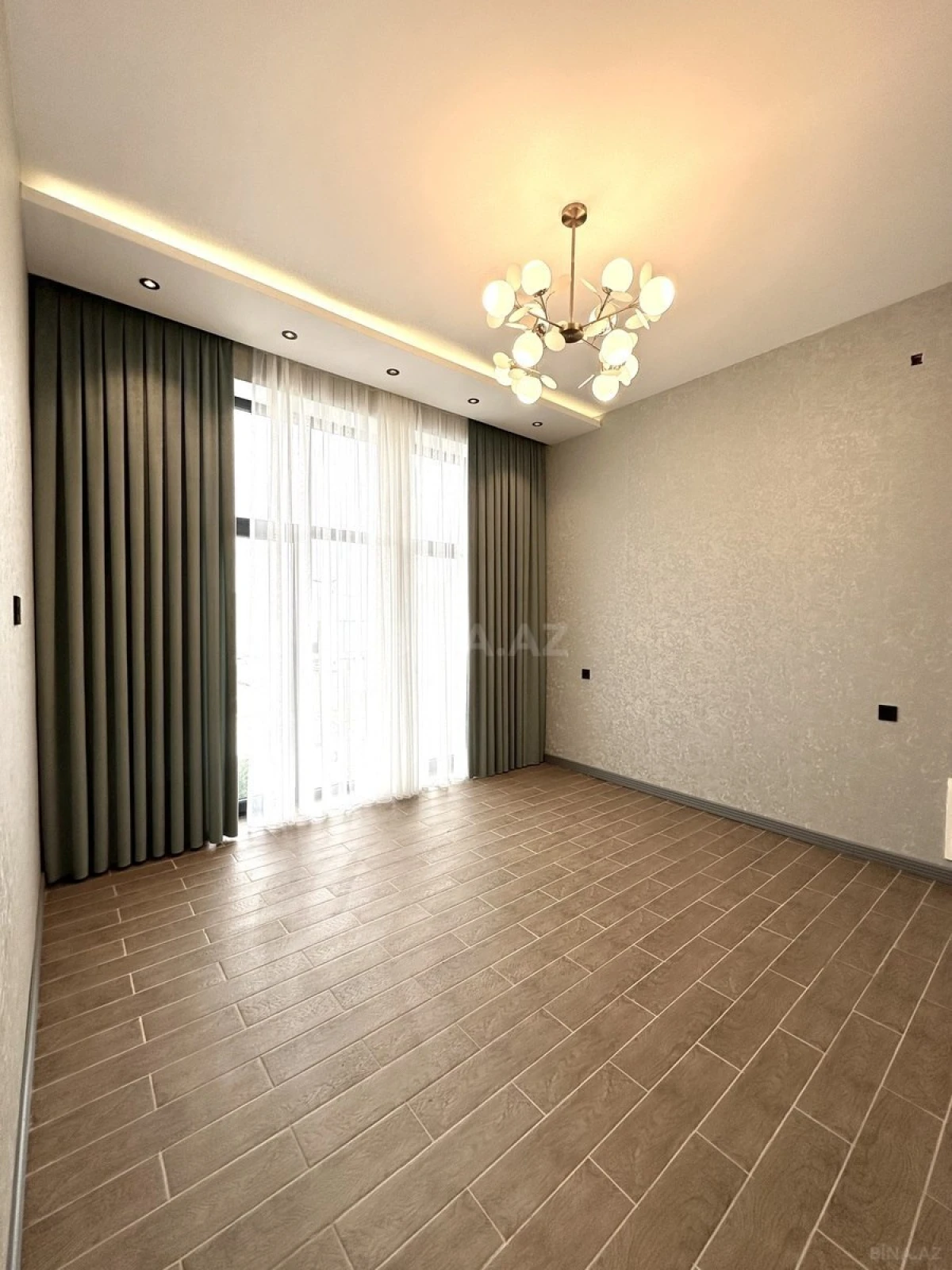 Satılır 5 otaqlı həyət evi 200 m²