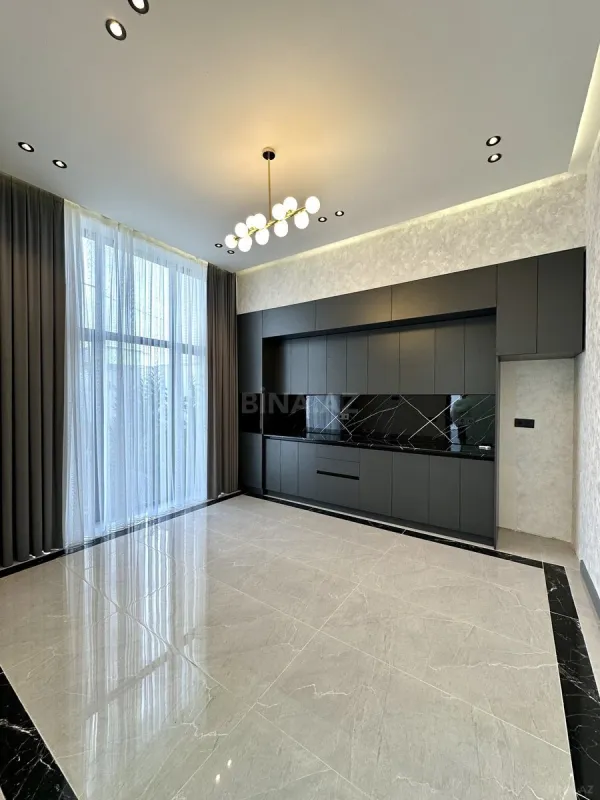 Satılır 5 otaqlı həyət evi 200 m²