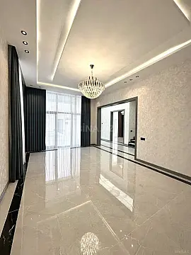 Satılır 5 otaqlı həyət evi 200 m²