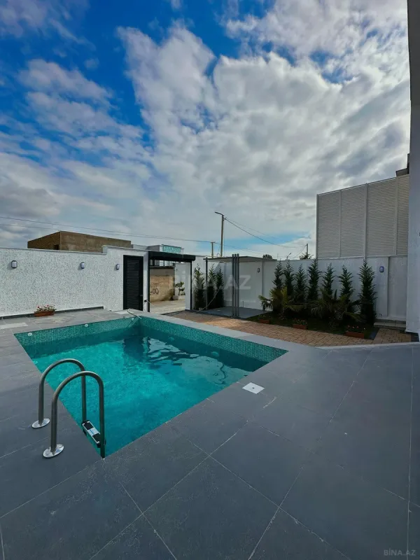 Satılır 5 otaqlı həyət evi 200 m²