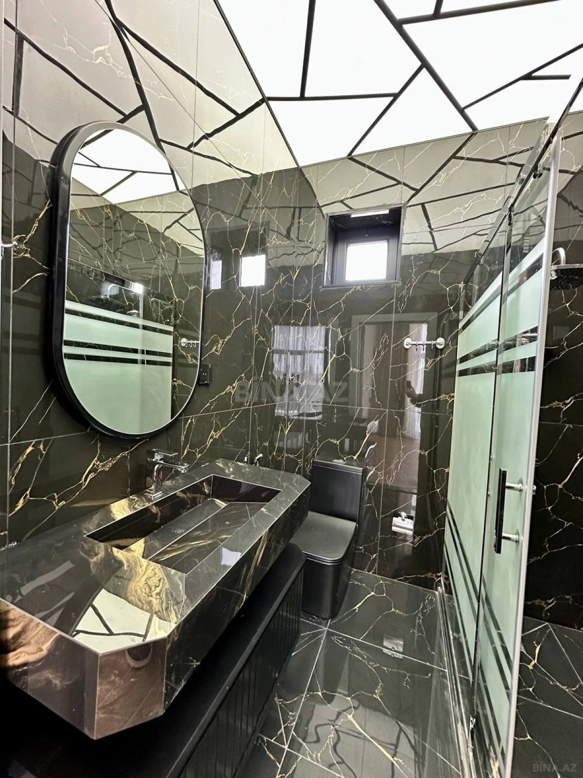 Satılır 5 otaqlı həyət evi 200 m²