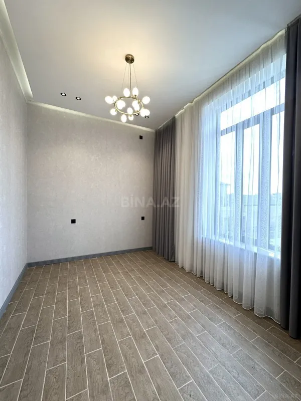 Satılır 5 otaqlı həyət evi 200 m²