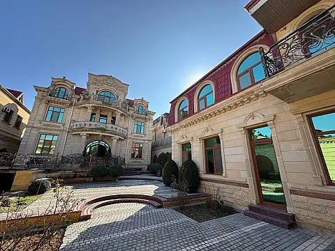 Satılır 10 otaqlı həyət evi 800 m² — Bakı, Bakıxanov 10 otaq 800.00 m²