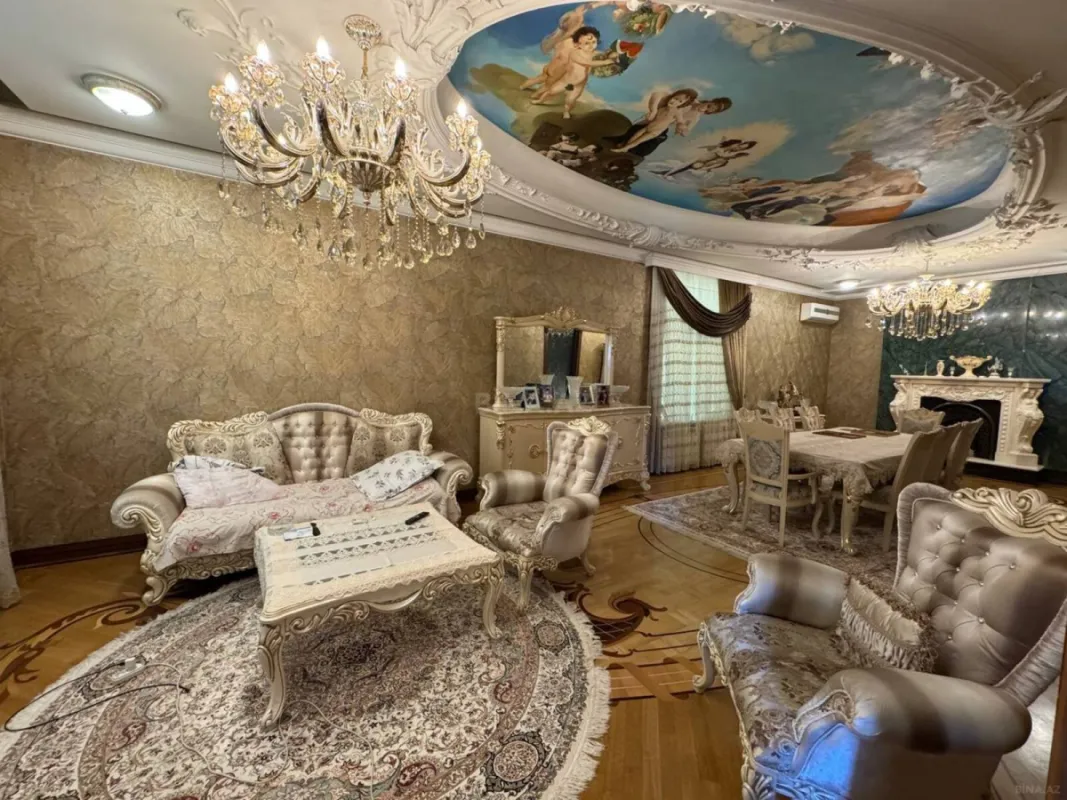 Satılır 10 otaqlı həyət evi 800 m²