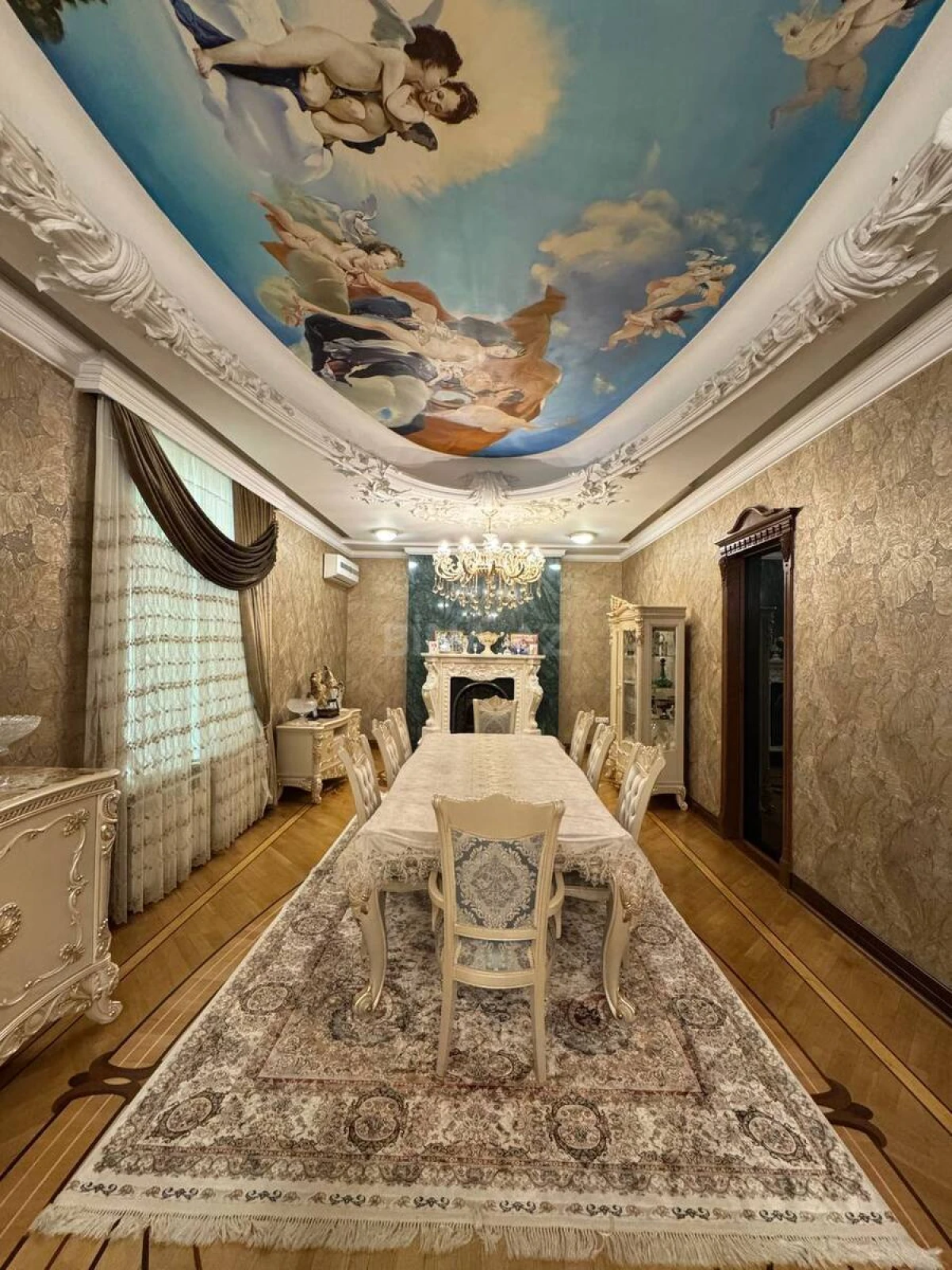 Satılır 10 otaqlı həyət evi 800 m²