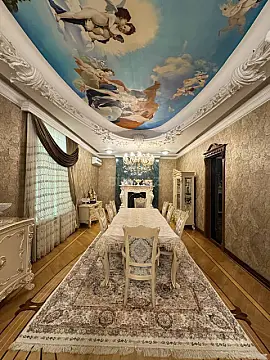 Satılır 10 otaqlı həyət evi 800 m²