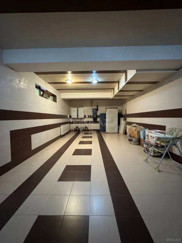 Satılır 10 otaqlı həyət evi 800 m²