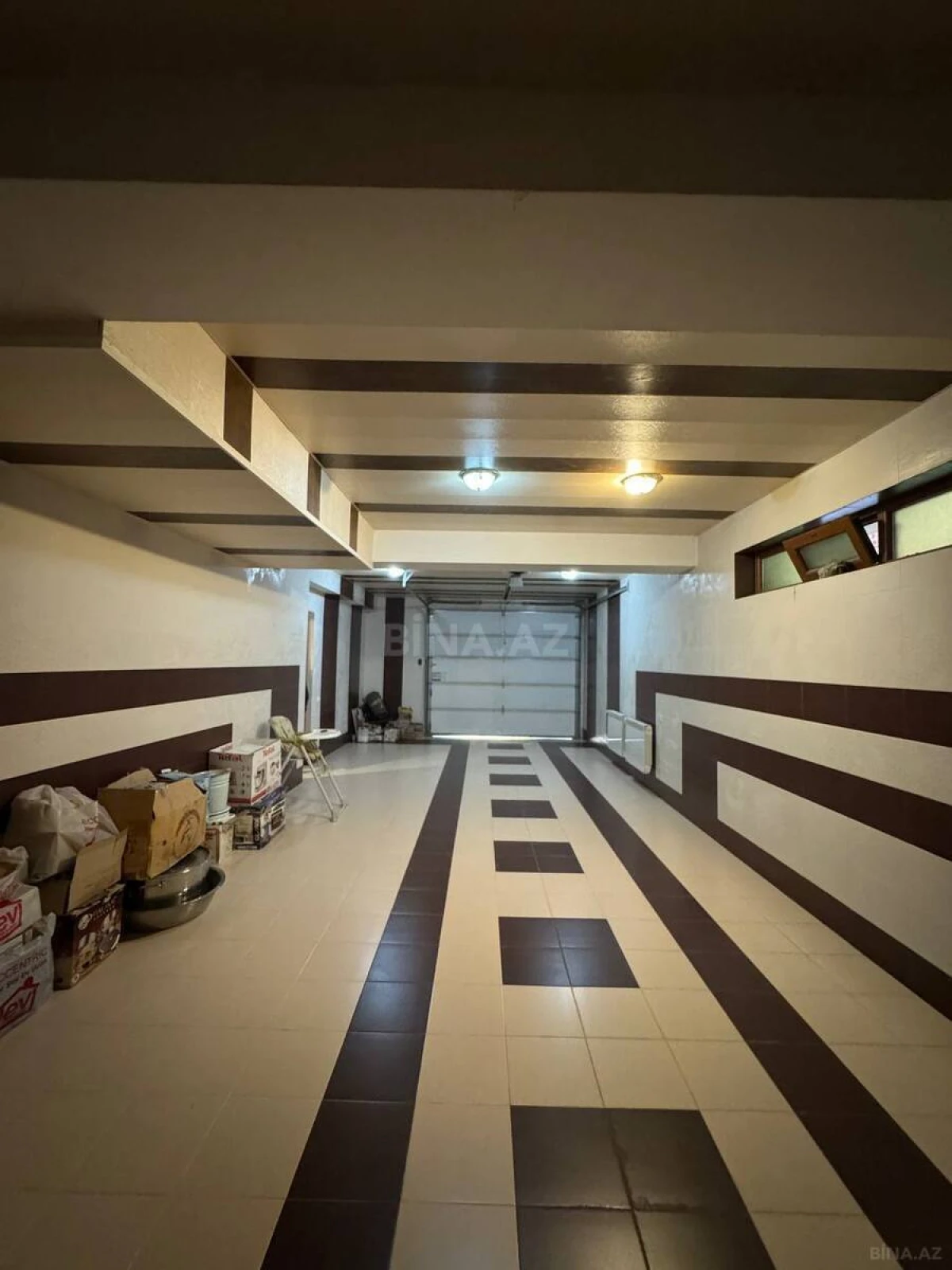 Satılır 10 otaqlı həyət evi 800 m²