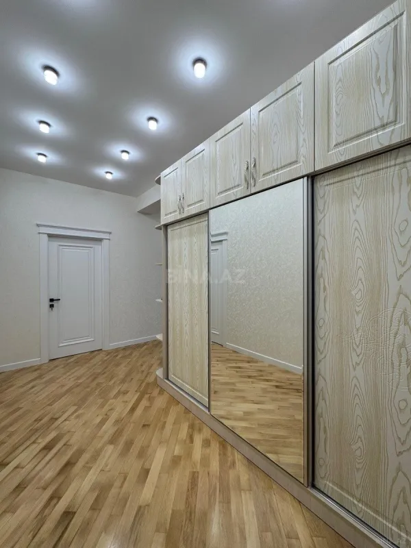 Satılır 3 otaqlı mənzil 106 m²