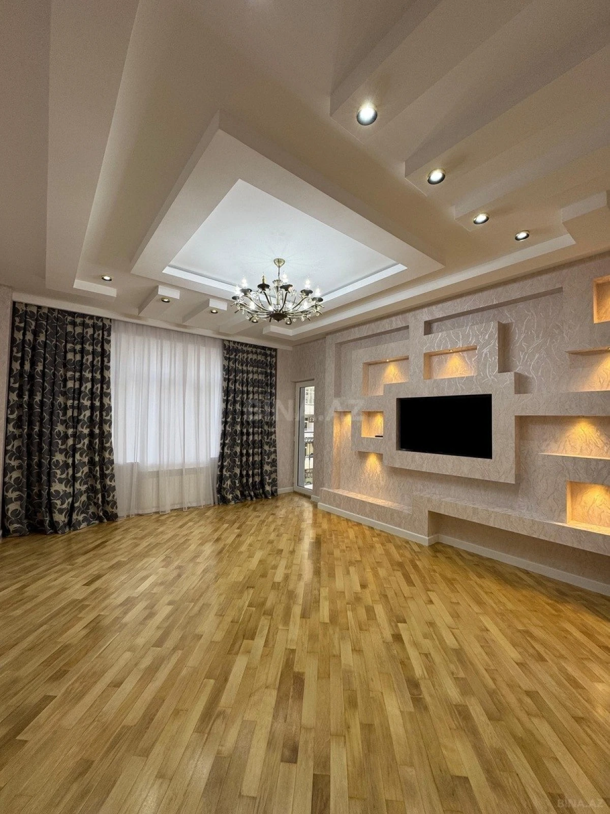 Satılır 3 otaqlı mənzil 106 m²