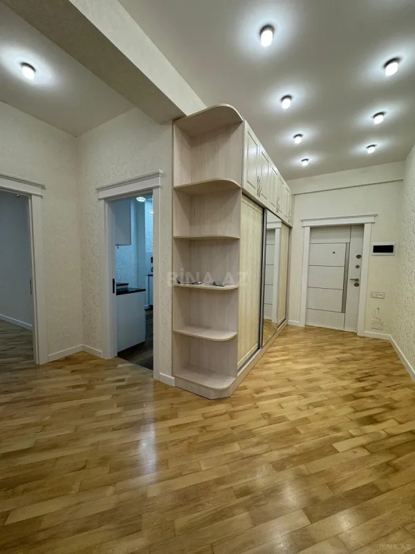 Satılır 3 otaqlı mənzil 106 m²