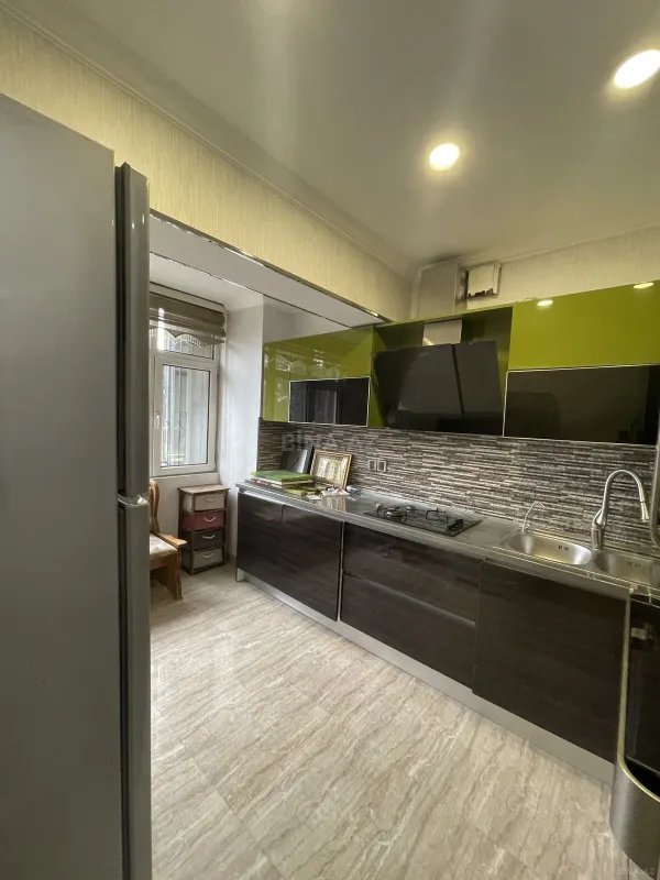 Satılır 4 otaqlı mənzil 100 m²