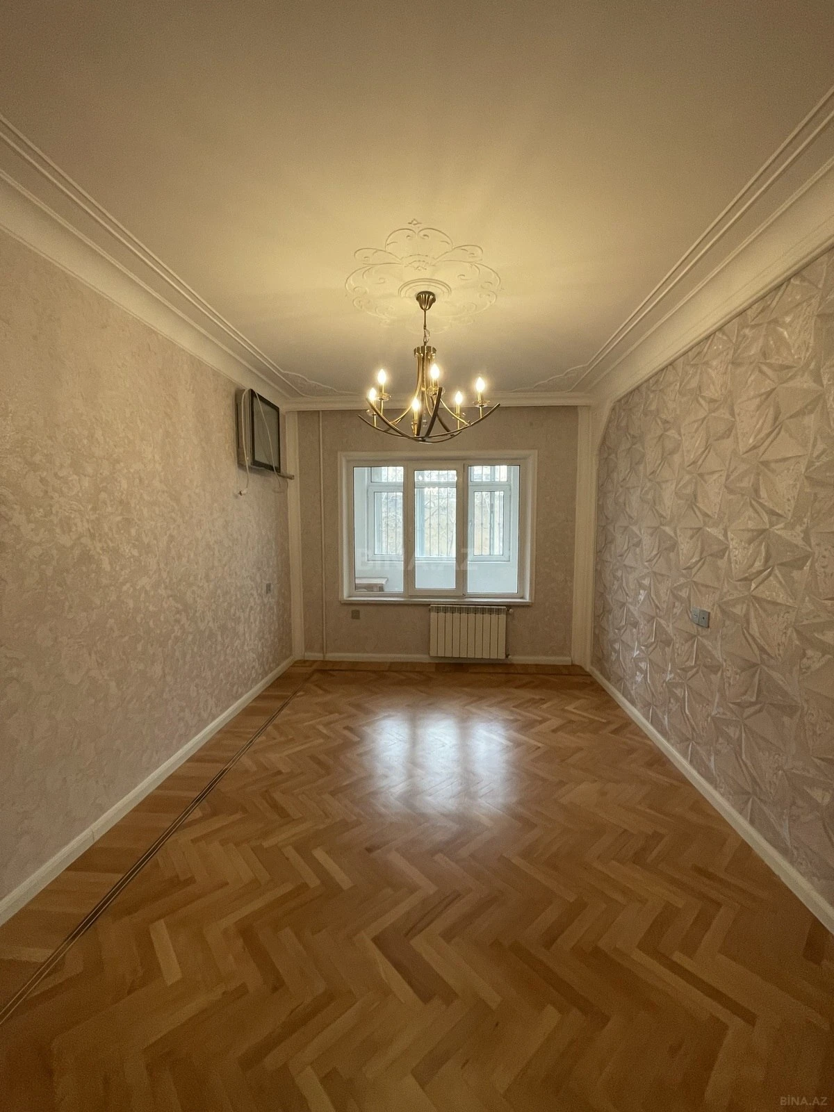 Satılır 4 otaqlı mənzil 100 m²