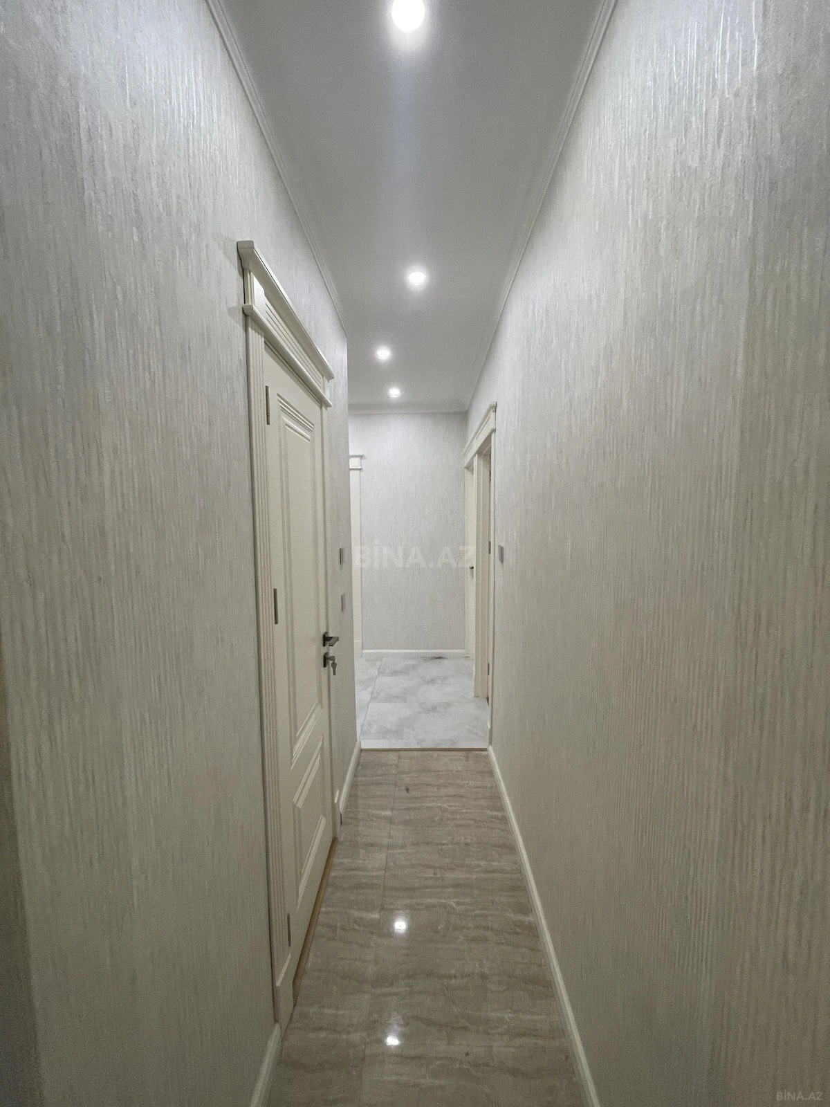 Satılır 4 otaqlı mənzil 100 m²