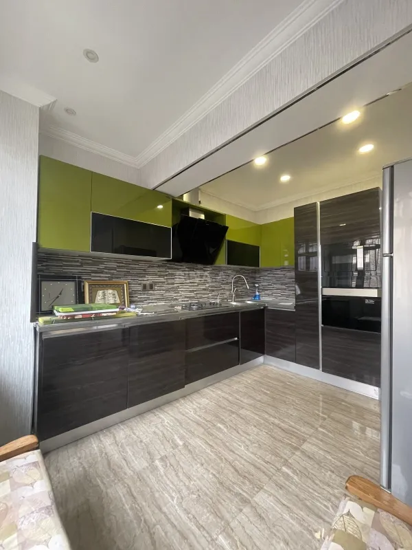 Satılır 4 otaqlı mənzil 100 m²