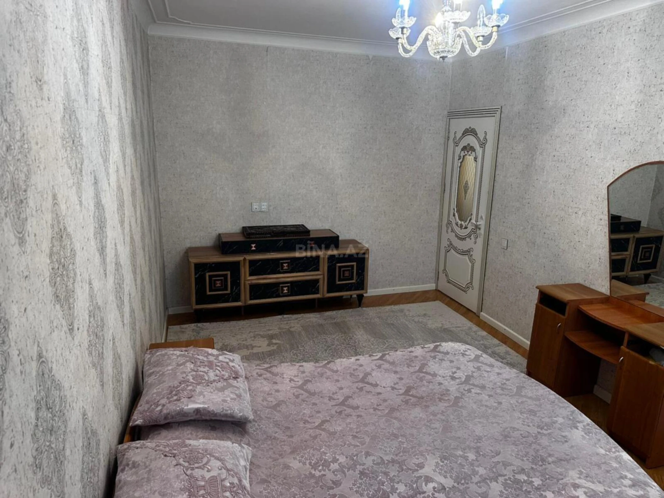 Satılır 4 otaqlı mənzil 110 m²
