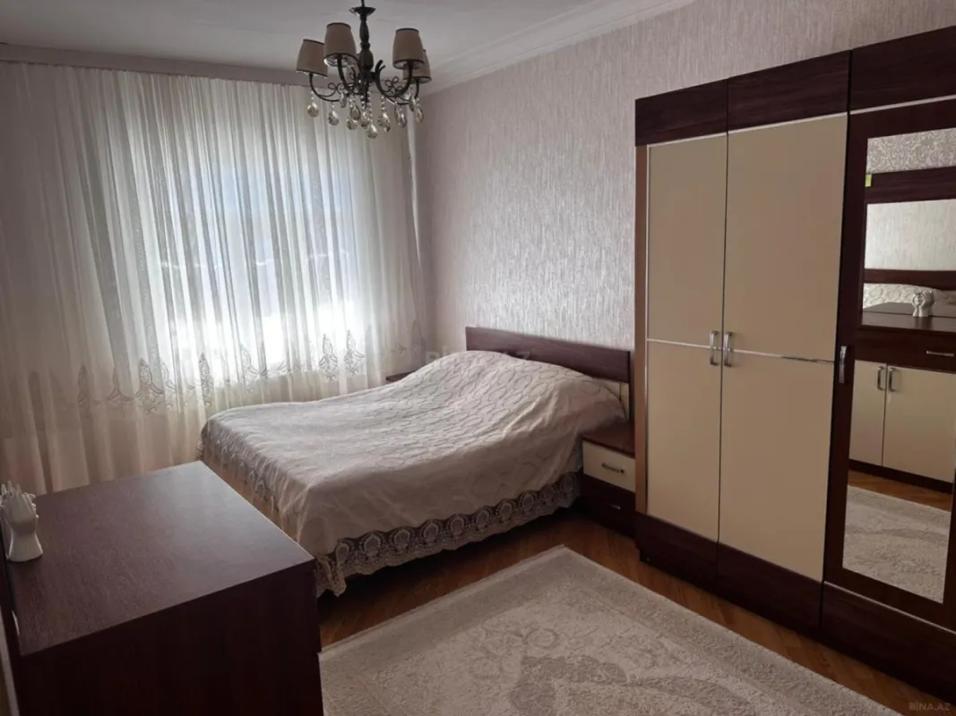Satılır 4 otaqlı mənzil 110 m²