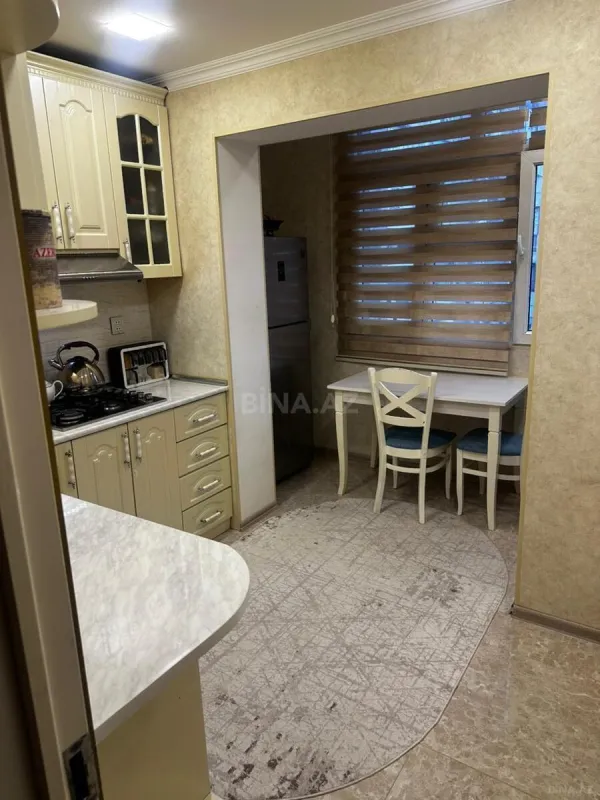 Satılır 4 otaqlı mənzil 110 m²