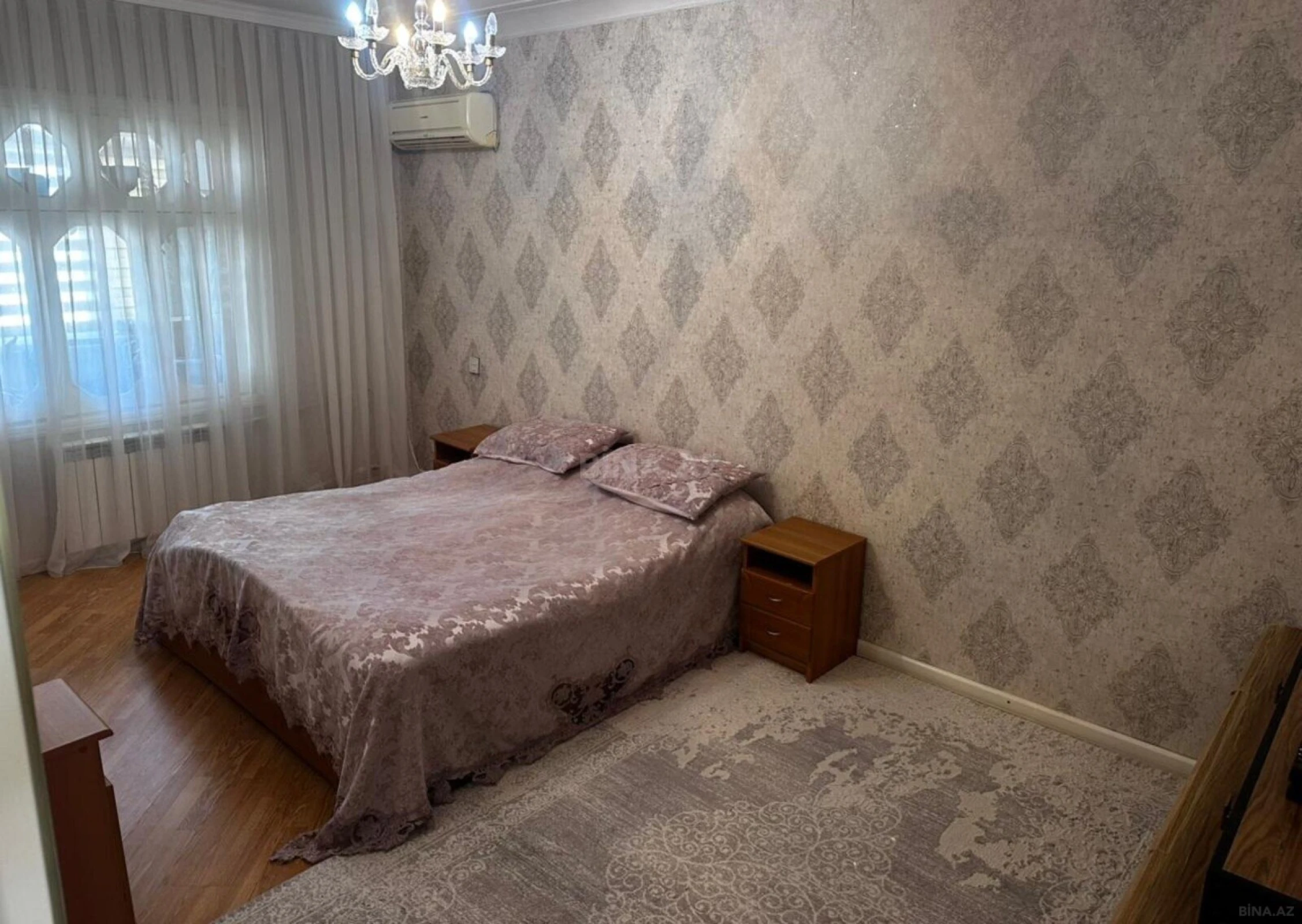 Satılır 4 otaqlı mənzil 110 m²