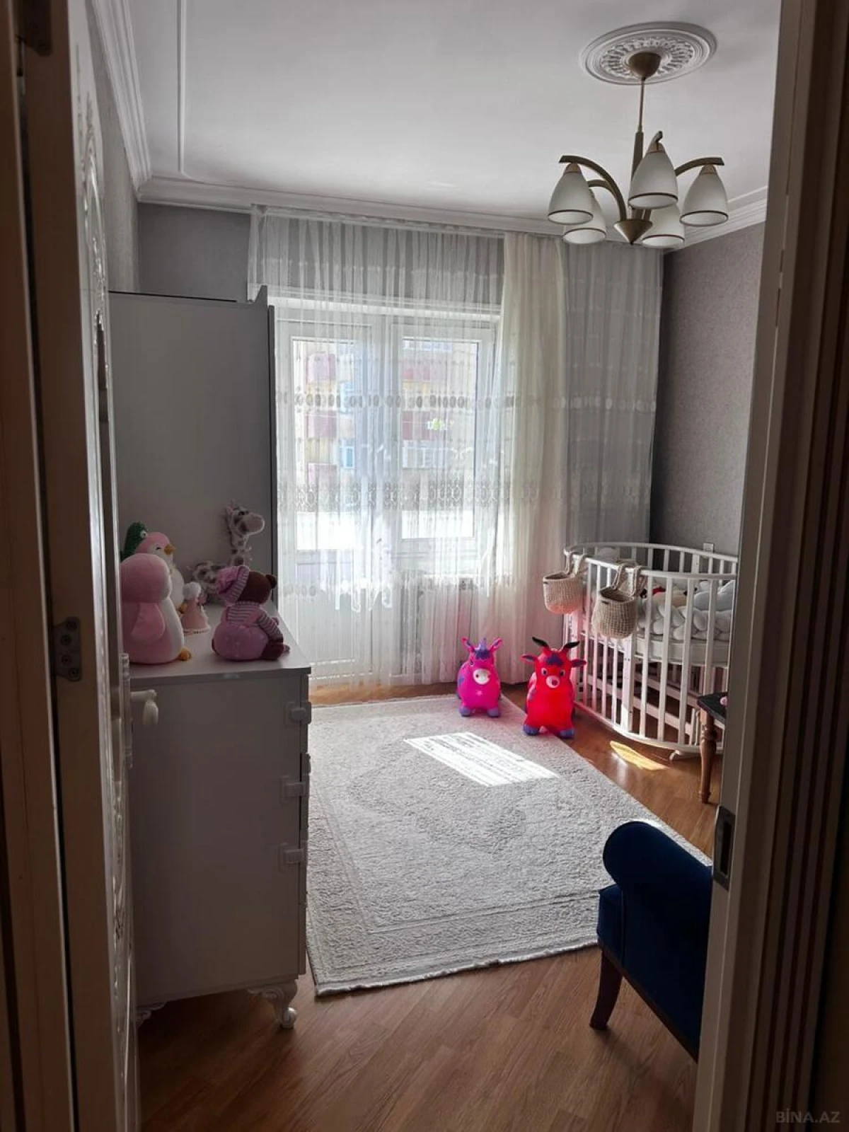 Satılır 4 otaqlı mənzil 110 m²