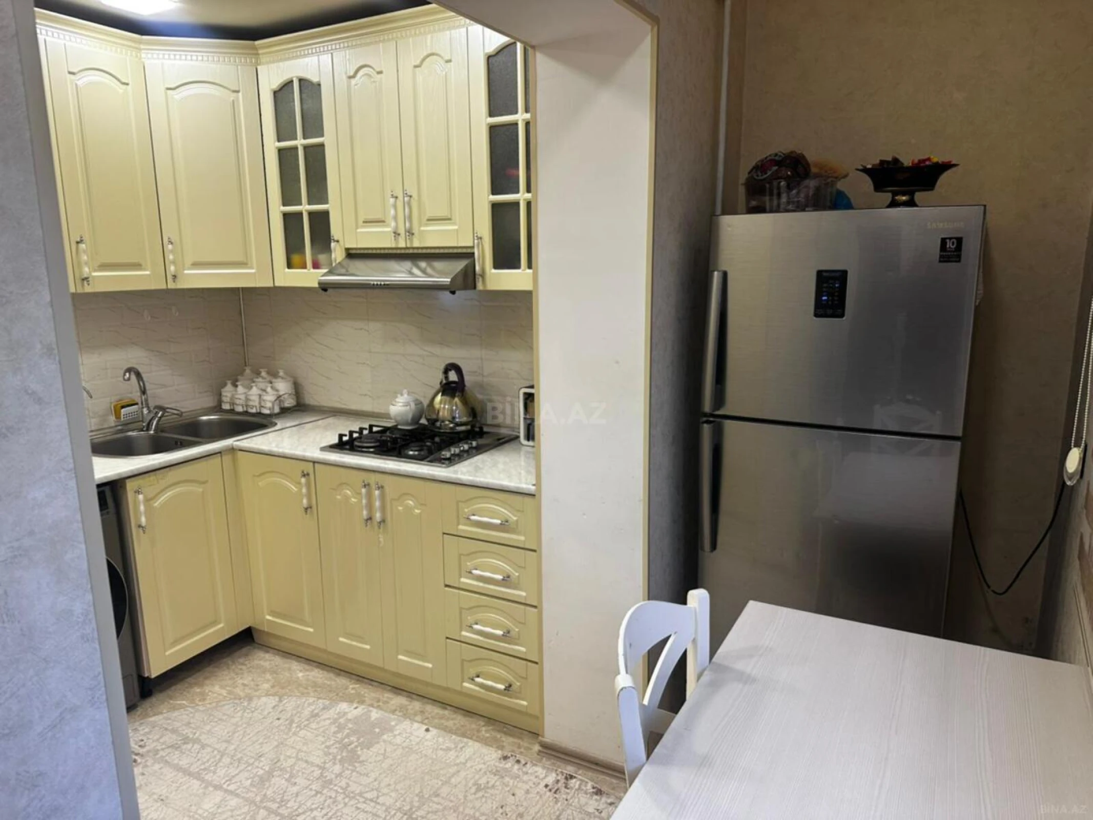 Satılır 4 otaqlı mənzil 110 m²
