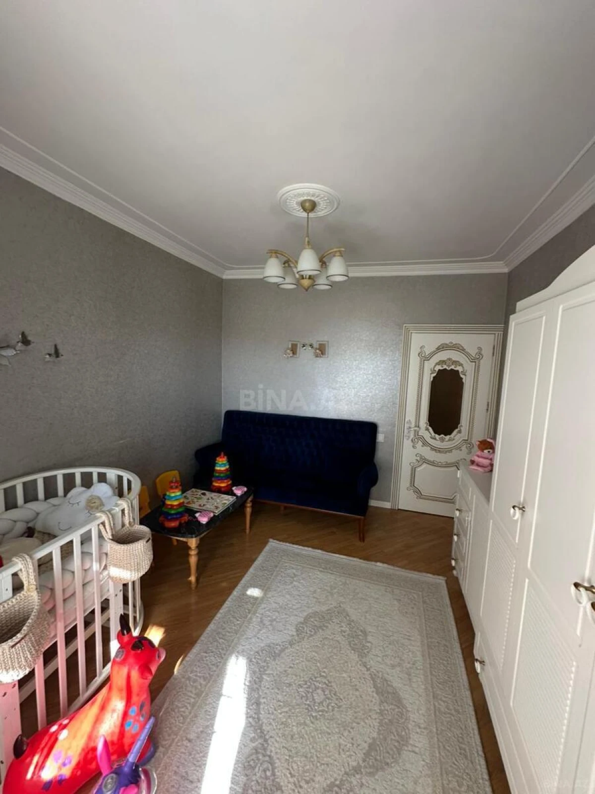 Satılır 4 otaqlı mənzil 110 m²