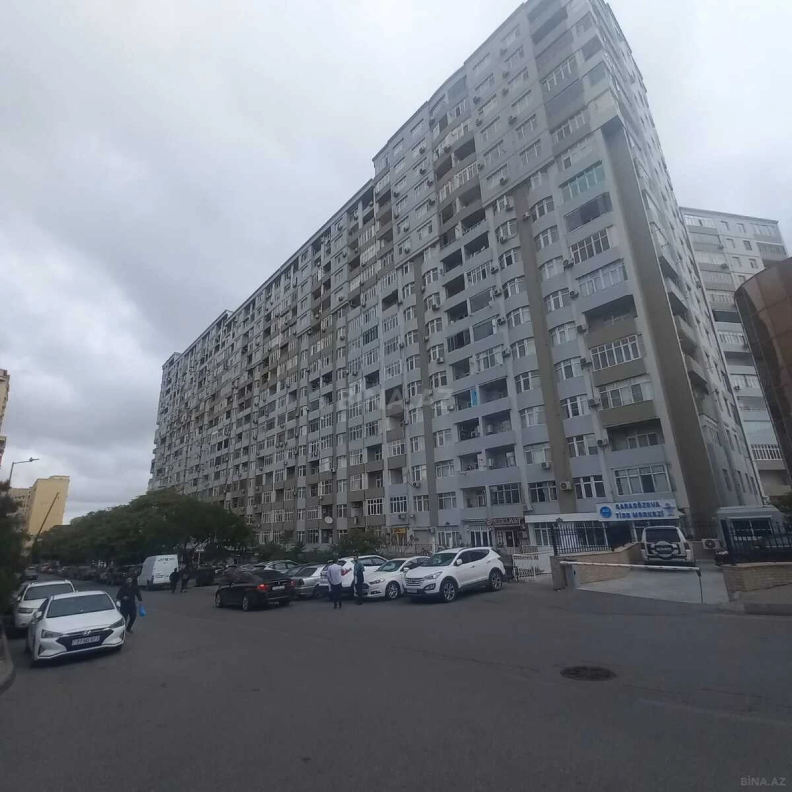 Satılır 3 otaqlı mənzil 110 m²