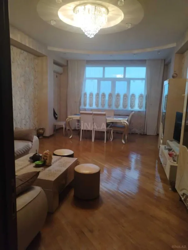 Satılır 3 otaqlı mənzil 110 m²
