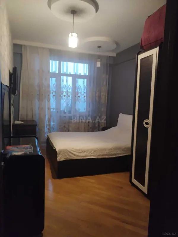 Satılır 3 otaqlı mənzil 110 m²