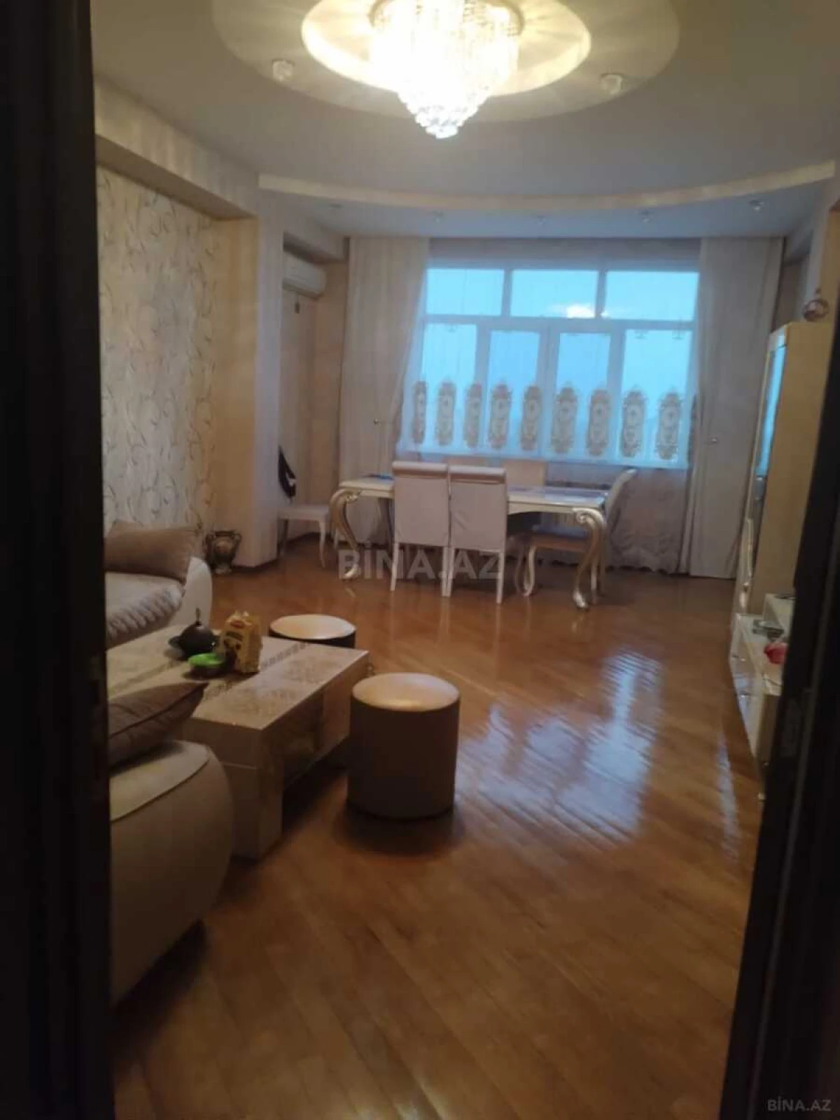 Satılır 3 otaqlı mənzil 110 m²