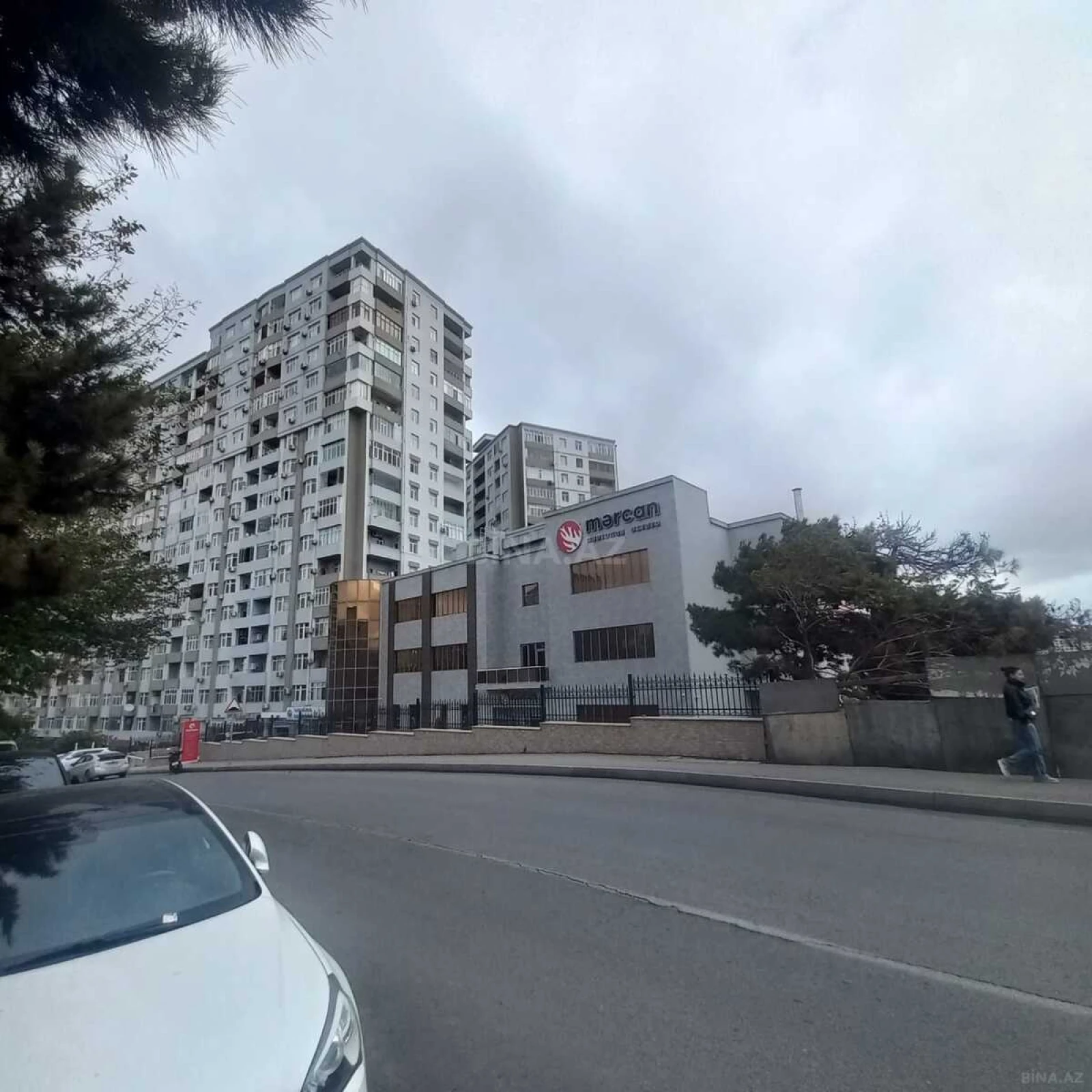 Satılır 3 otaqlı mənzil 110 m²