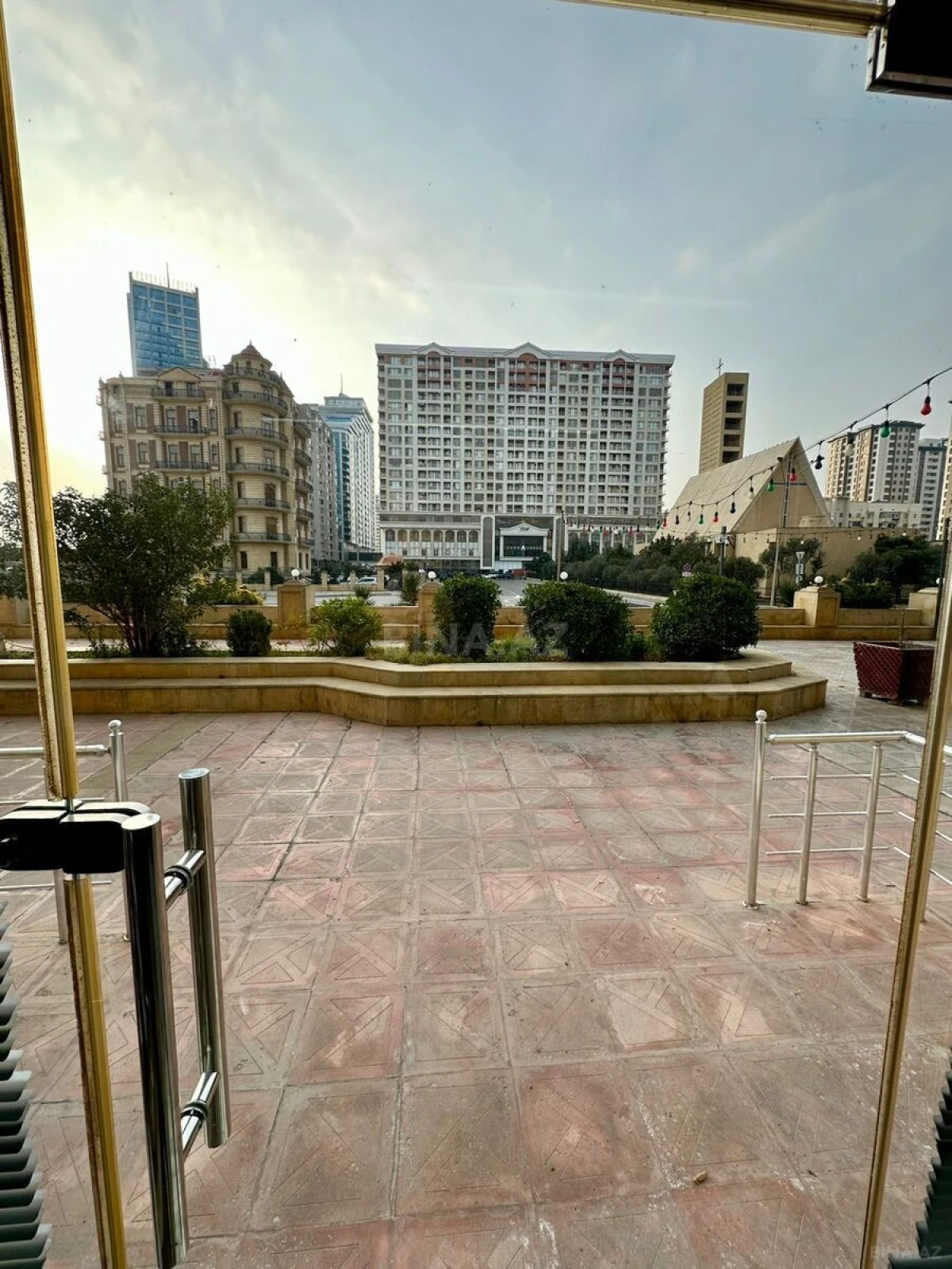 Kirayə verilir obyekt 80 m²
