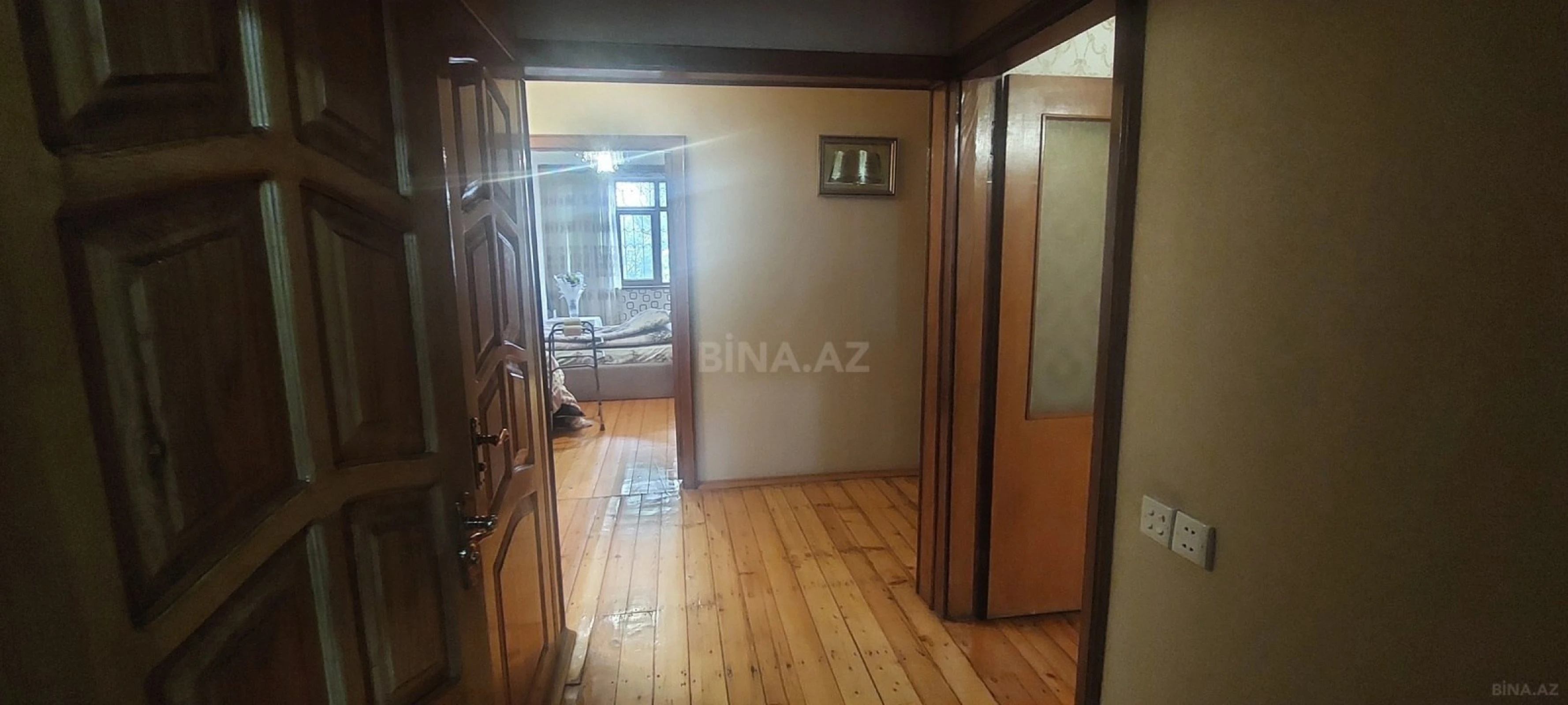 Satılır 5 otaqlı mənzil 120 m²