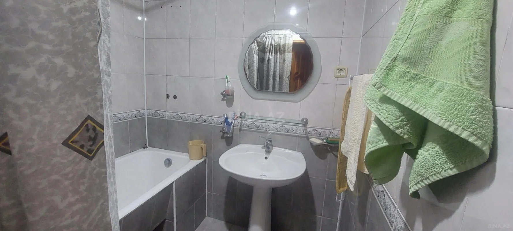 Satılır 5 otaqlı mənzil 120 m²