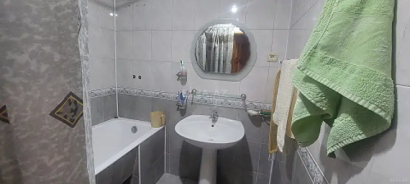 Satılır 5 otaqlı mənzil 120 m²