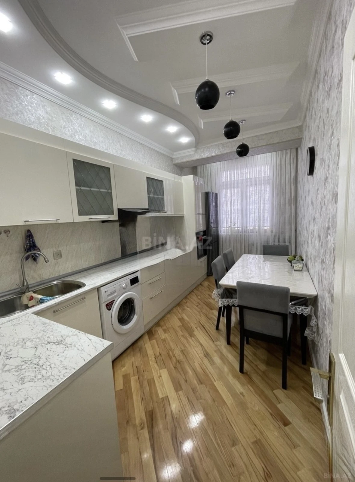 Satılır 3 otaqlı mənzil 84 m²