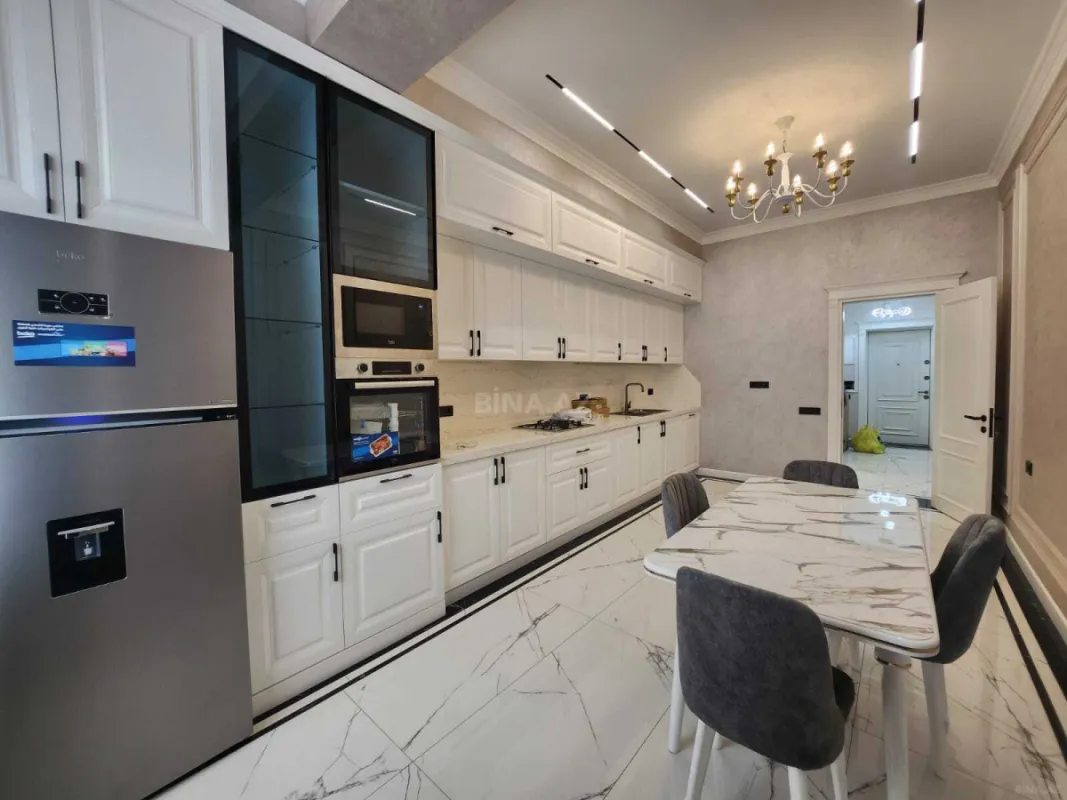 Kirayə verilir 3 otaqlı mənzil 172 m²