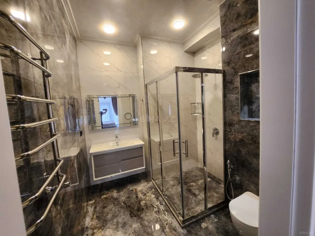 Kirayə verilir 3 otaqlı mənzil 172 m²