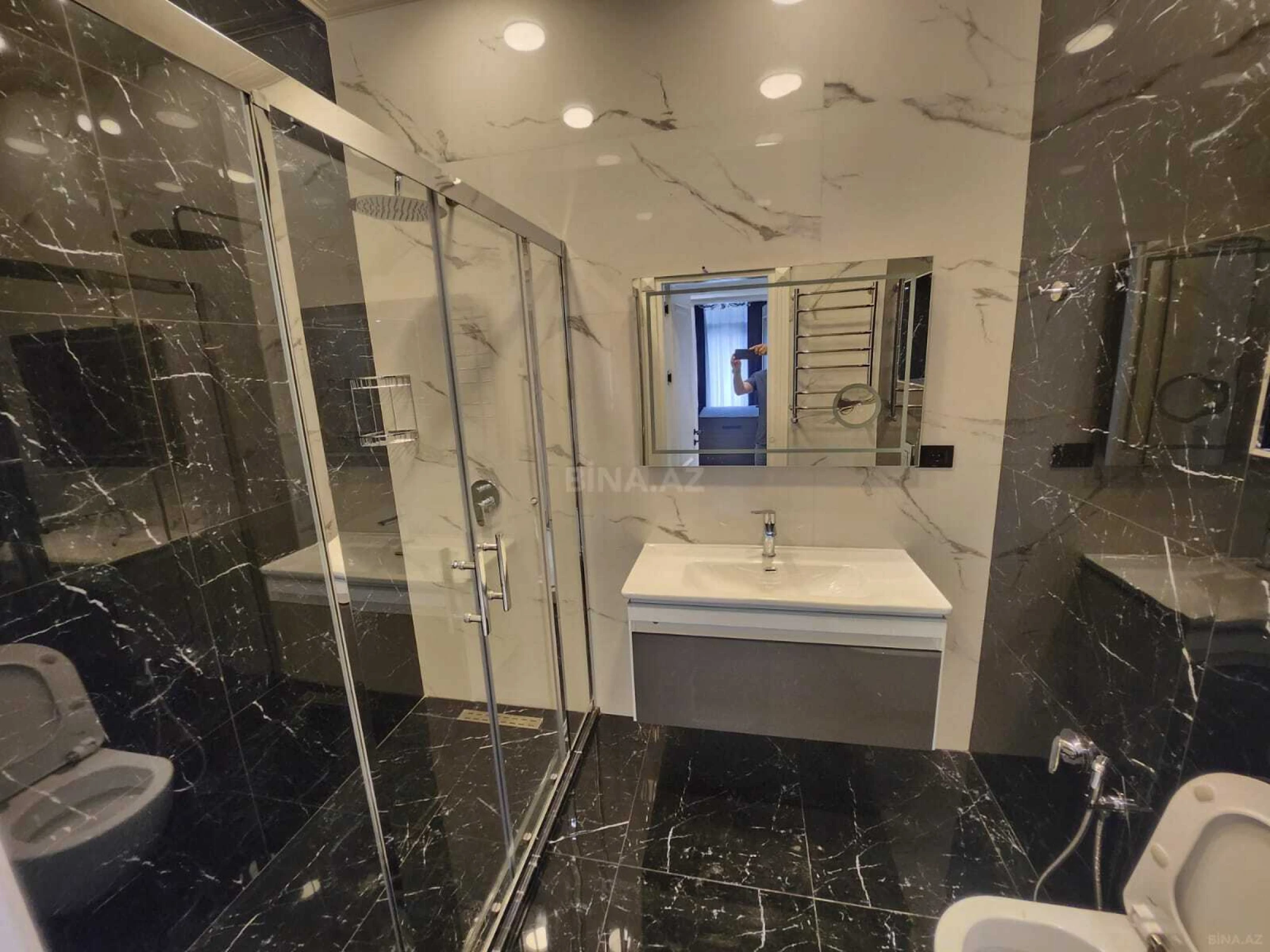 Kirayə verilir 3 otaqlı mənzil 172 m²
